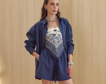 Conjunto de verano de lino azul oscuro, camisa holgada abotonada y pantalones cortos anchos, traje vacacional de dos piezas 100 % natural para mujer.