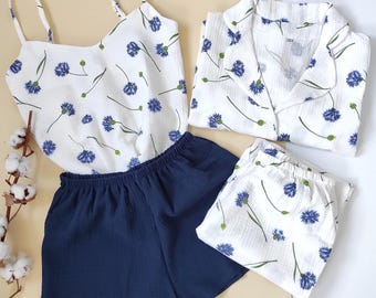 Conjunto de pijama romántico de 4 piezas: camiseta de tirantes de muselina floral, camisa, pantalón y short azul marino. Pijama 100 % algodón, ideal como regalo para niña.