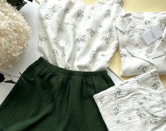 Pijama romántico de muselina de 4 piezas con estampado floral y pantalón corto verde oscuro. Ideal como regalo, ideal para el verano.