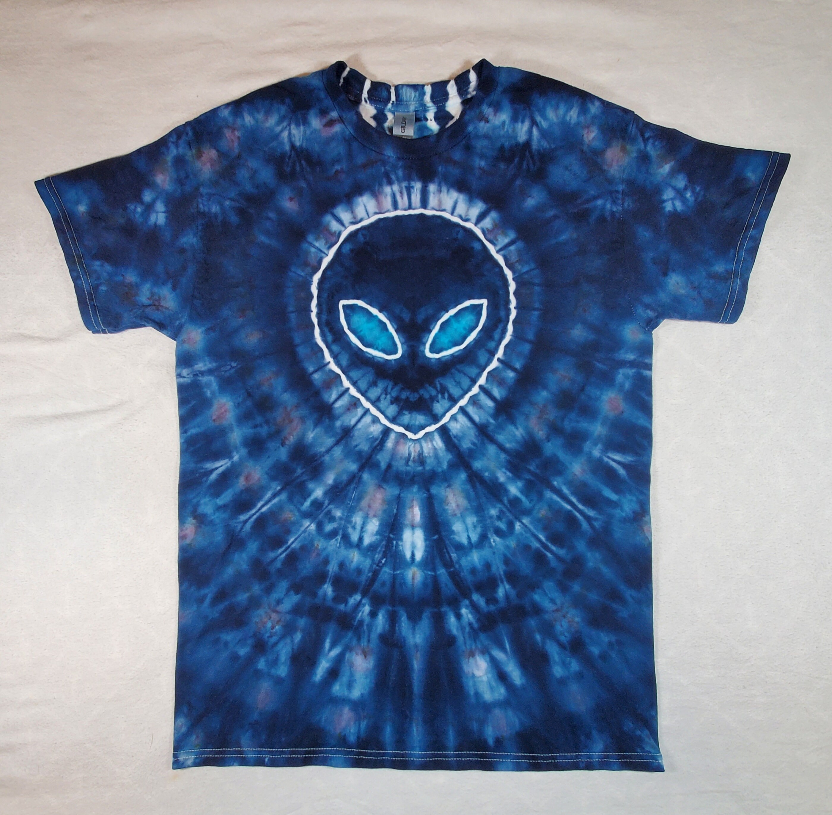 Alien Ice Dye Tie Dye T-shirt With on Back - Etsy