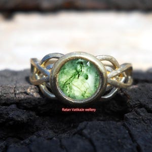 Anillo de ágata musgosa hecho a mano: joyería de piedras preciosas verdes en plata de ley, anillo bohemio de inspiración natural, regalo de cristal curativo para ella.