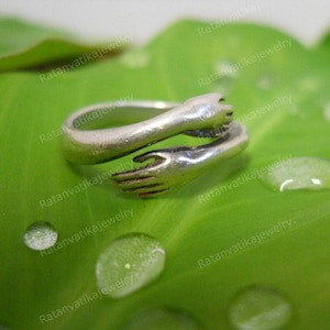 Hug Ring-Girls Gift Rings-Unique Love Hugging Hands Ring-Hug Love Silver Ring-Dainty Hand Ring-Simple Handmade Ring-Two Hand Silver Ring