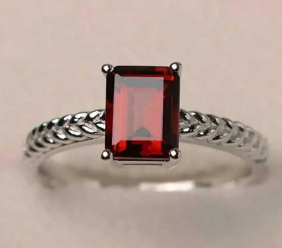 Garnet (Gomed) 3.25 Ratti Ashtadhatu Rashi Ratna Ring with original La –  VOYLLA