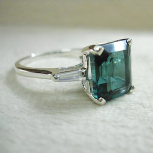 Peacock Teal sapphire Ring-Wedding Engagement Ring-Peacock Green Color sapphire-Prong Band Teal stone Gift Ring-Birthday Gift Gift For Her