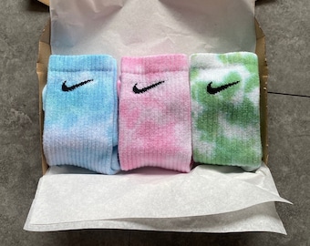 Pastel tie dye/calcetines nike batik| calcetines hechos a mano| Regalo para él y ella| idea de regalo|calcetines hechos a mano| Calcetines mujer|Calcetines hombre|