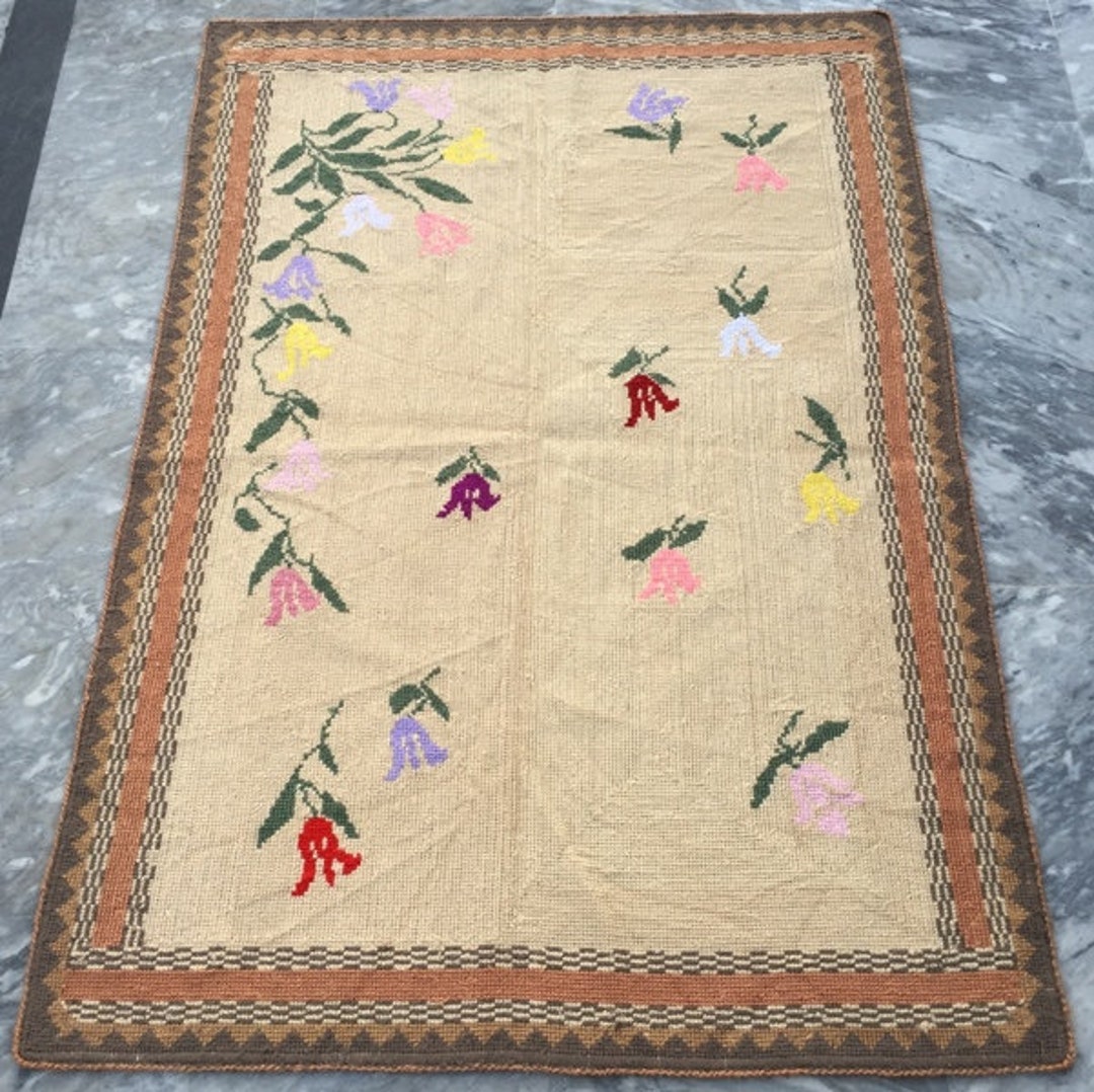 Floral Crewel Wool Rug, Hand-knotted Oriental Kilim (116 X 81 Cm) - Etsy
