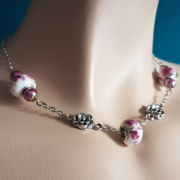 Collier, bracelet et boucles d’oreilles vintage avec perles de Murano effet porcelaine | Bijoux en perles en blanc, argent et violet | Argent sterling