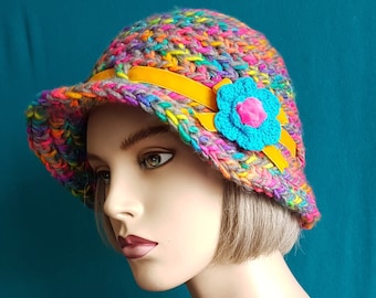 Chapeau au crochet aux couleurs de l’arc-en-ciel | Chapeau à bords avec application de fleurs | Fedora classique crocheté | Chapeau fantaisie en arc-en-ciel gris-néon