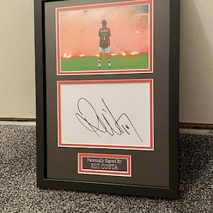 Rui Costa - Signierte & unter Glas gerahmte A4-Karte - AC Milan - COA