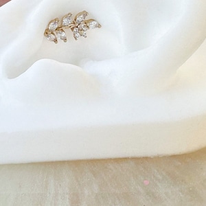 Gold Crystal Leaf Vine Labret. 16G. For Cartilage, Conch, Flat, Tragus, and Lobe piercings. 6mm.