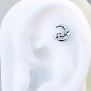 Silver Moon Labret for Helix, Cartilage, Conch and Tragus. 16 Gauge. 6mm.