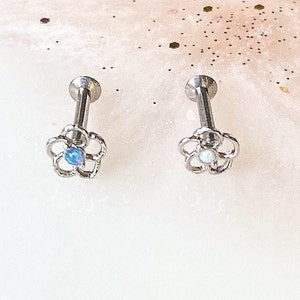 Opal Flower Minimalist Labret for Cartilage, Tragus, Medusa, Monroe, Flat and Helix. 16G | 1/4” or 5/16”