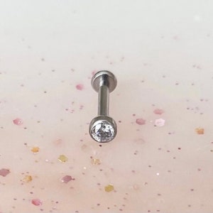 Titanium Clear Bezel Set Crystal  Labret. 16G. For Medusa, Monroe, Tragus, Conch, Helix, Flat, and Cartilage piercings.
