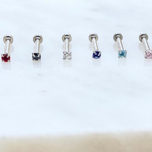 Labret Cristal. 16G. Vermelho, azul, preto, transparente, verde-azulado ou rosa claro. Para piercings Medusa, Monroe, Tragus, Flat, Conch e Cartilage.