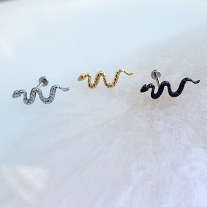 Implant Grade Titanium Snake Labret in Gold, Silver, or Black.Threadless / Push-In. For Cartilage, Nose, Tragus, Flat, and Lobe piercings.