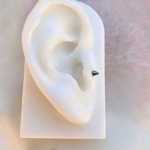 Titanium Spike Labret 16 Gauge, 5/16” or 3/8”. For Medusa, Monroe, Cartilage, Tragus, And Flat piercings.
