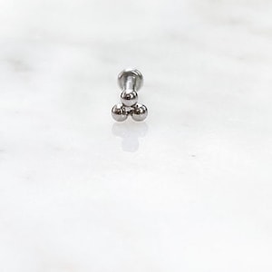 Implant Grade Titanium Threadless Silver Beaded Triangle Labret. 16G or 20G. (6mm or 8mm)