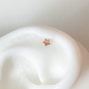 Labret Estrela 16G | Preto, dourado, prateado ou rosegold. Para piercings Flat, Medusa, Monroe, Cartilage, Conch e Tragus.
