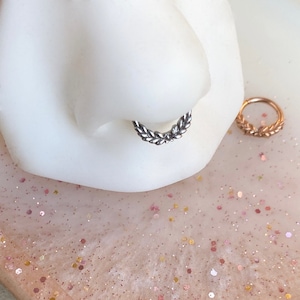 Leaf Hinged Septum Clicker for Septum, Daith, And Cartilage piercings. 16G | 5/16”. Silver or Rosegold.