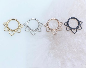 Filigrane Tribal Clicker-Piercings aus Titan in Implant-Grade-Qualität für Septum, Daith und Knorpel Piercings. 16G. 8mm. Schwarz, Gold, Silber oder Rosegold.