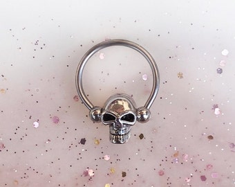 16g 3/8" Linked Skulls Septum Clicker Ring – 316L Surgical Steel & Brass, Fashion Body Jewelry