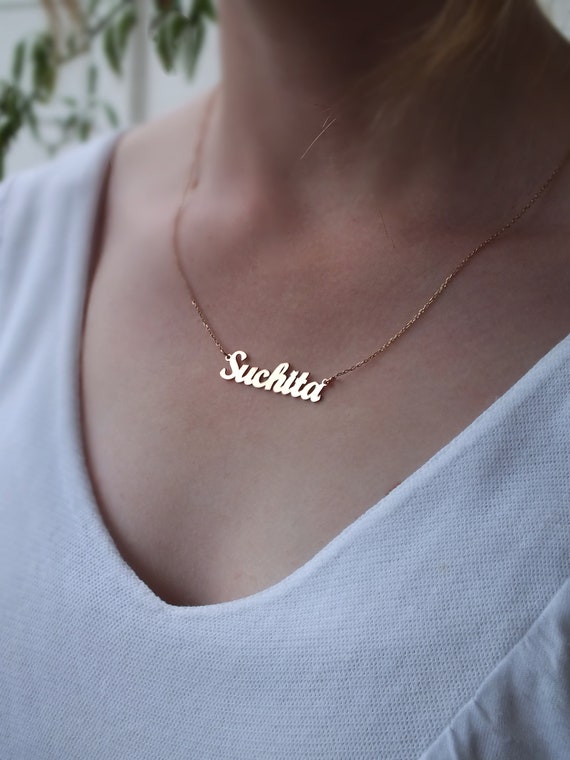Cheap name necklace under 10 deals