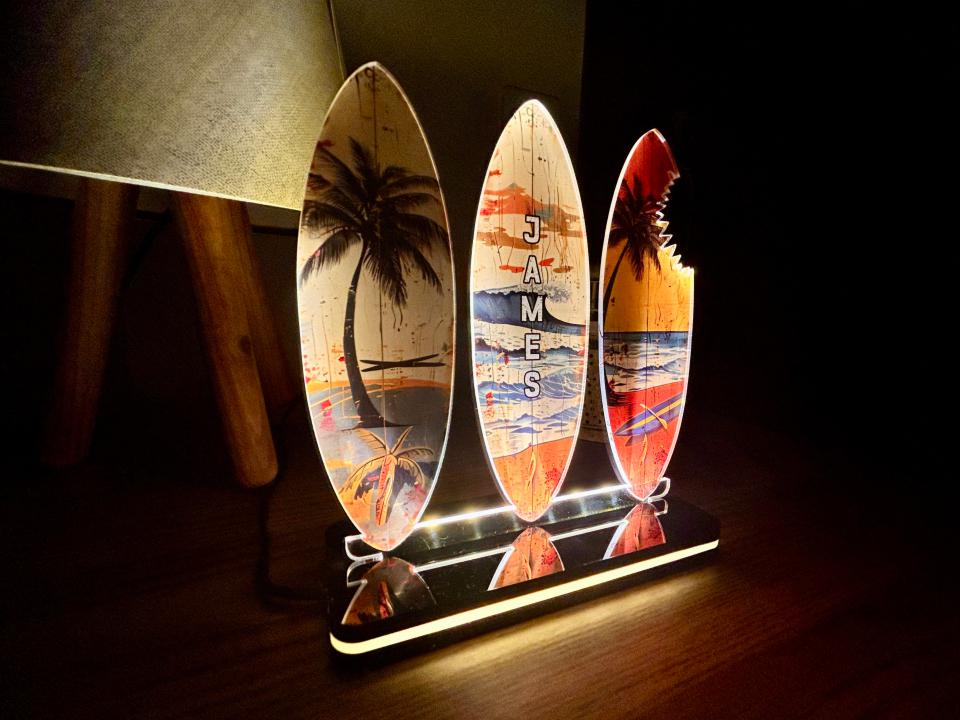 【AIフォト】サーフィン サーフボード ビーチ 看板 置物 雑貨 ライトBOX AIフォト】サーフィン サーフボード ビーチ 看板 置物 雑貨 ライトBOX