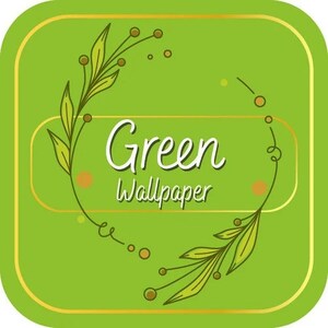 Op de afbeelding: Groene achtergrond met een gouden frame en twee groene bladertakken met bruine bessen. De tekst "Green Wallpaper" staat in het midden van de afbeelding.