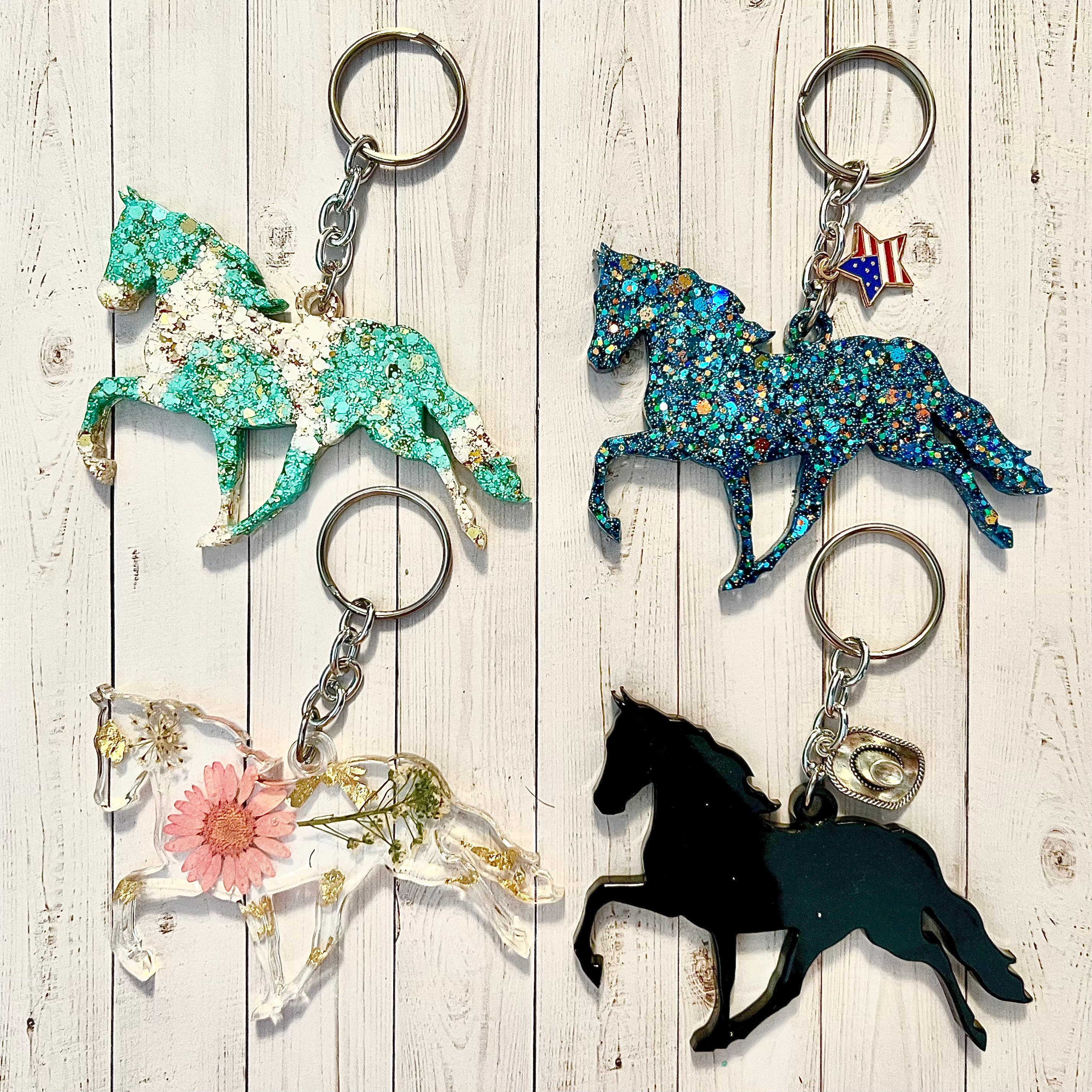 LETSP Magnetic Kissing Horse Couple Keychain – Rose Gold & Black Valentine’s Gift For Him & Her