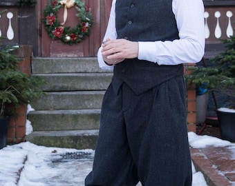 Vintage men's Handmade 1920s Wool Knickerbocker Suit: bloomers and vest