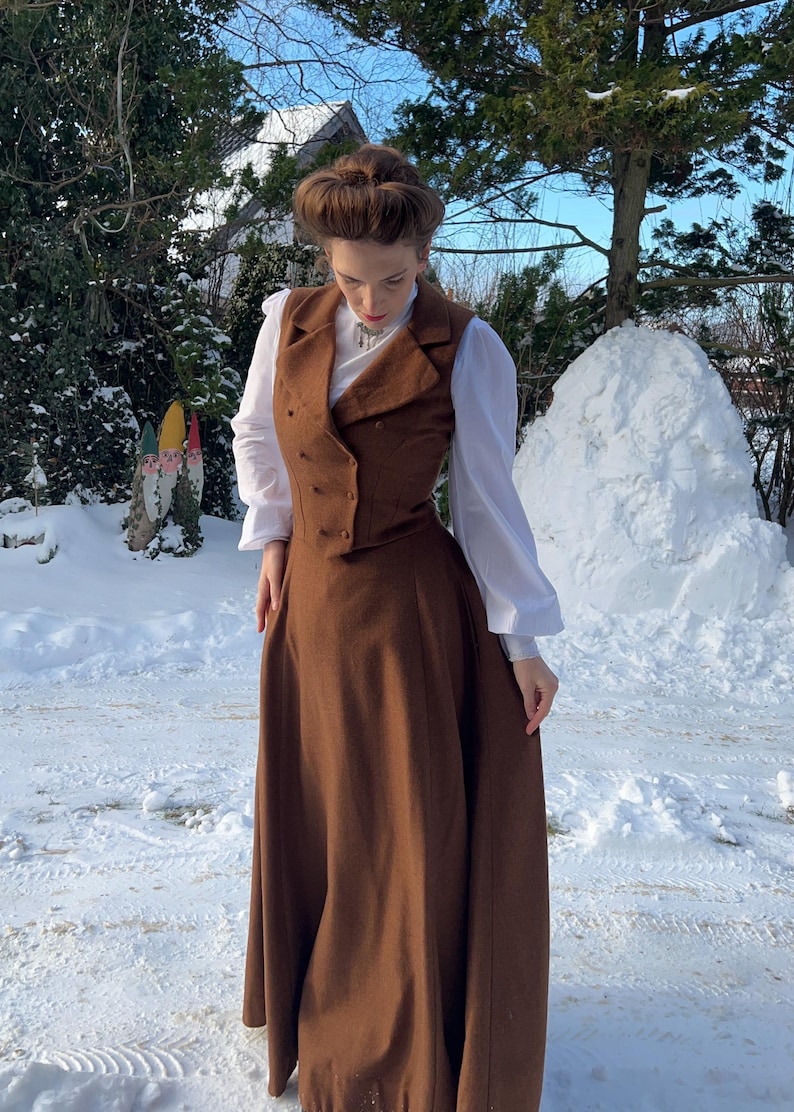 Viktorianskt ullset, handgjord kjol och väst, edvardiansk historisk återskapande outfit, Madeofsentiments bild 4