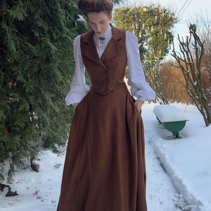 Viktorianskt ullset, handgjord kjol och väst, edvardiansk historisk återskapande outfit, Madeofsentiments bild 5