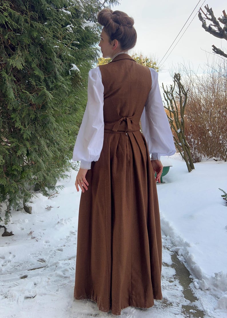Viktorianskt ullset, handgjord kjol och väst, edvardiansk historisk återskapande outfit, Madeofsentiments bild 9