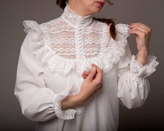 Vintage-Inspired Collar White Flowing Blouse Vintage-Inspired Collar White Flowing Blouse