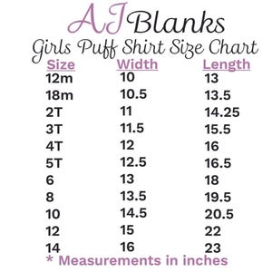 K&ouml;nnte beinhalten: Eine Gr&ouml;&szlig;entabelle f&uuml;r M&auml;dchen-Puff-Shirts, die Gr&ouml;&szlig;en von 12 Monaten bis 14 Jahren mit den entsprechenden Breiten- und L&auml;ngenma&szlig;en in Zoll anzeigt.