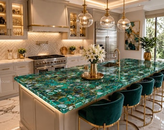 Piano cucina in lastra di agata verde smeraldo, pietra preziosa, isola di lusso in pietra, superficie in cristallo lucidato, piano di lavoro personalizzato