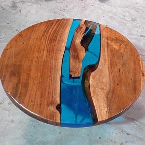 Round Clear Epoxy Resin Coffee & End Table Top Handmade Luxurious Modern Center Sofa Interior