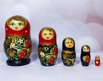 RARE Set of 5 Vintage Nesting Doll Matryoshka Collectible Dolls Hand Painted decoration Rustic Decor USSR figurine Ukrainian decor for room