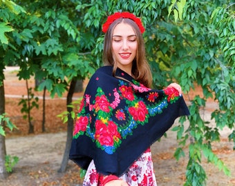 BIG Vintage floral wool shawl Grandmother shawl Boho clothing Ethnic accessories Black babushka shawl USSR scarf Slavic wrap