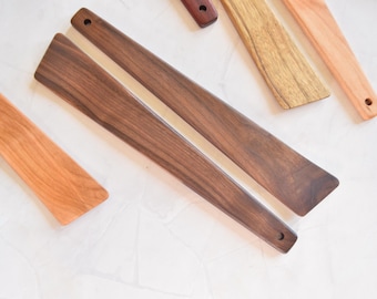 Angled Salad Spatula Set, Set of 2, Wooden Cooking Tool, Salad Serving Utensils, Personalized, Christmas Gift