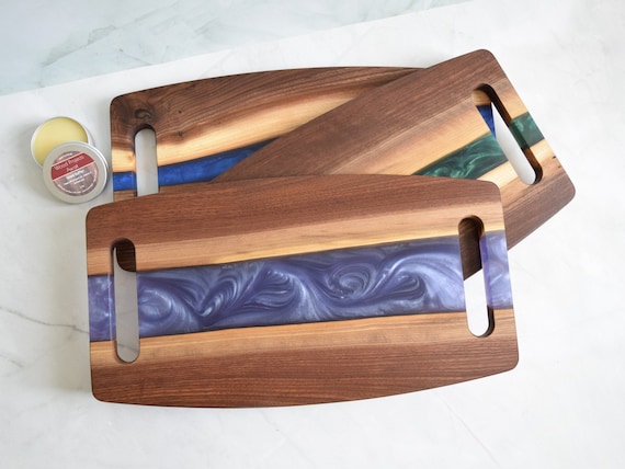 Wooden Epoxy Charcuterie Board with Handle, Including Board Butter, Walnut, Serving Board, Planche de Charcuterie, Plateau de Service