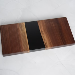 Walnut Wooden Epoxy Charcuterie Board | Platter | Serving Board | Bois de Noyer Planche de Charcuterie | Plateau de Service | Made in Canada