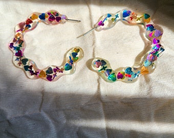 Handmade resin earrings / Resin earrings / Light weight hoops earrings / Hoops earrings / Fun hoops earrings / Colorful hoops earrings