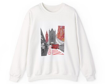 London Doppeldeckerbus Sweatshirt | Tower Bridge Stadtbild mit Rundhalsausschnitt, ästhetisches Reise-Souvenir aus Großbritannien, britische rote Bus-Grafik, England Geschenk
