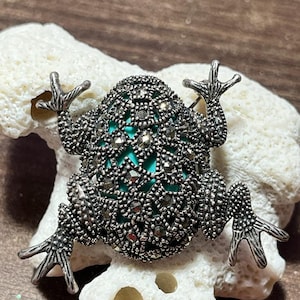Natural Turqouise CZ Frog Brooch Pin | Sterling Silver Jewelry | Unique Design Frog | Frog Jewelry | Animal Jewelry | Vintage Jewelry