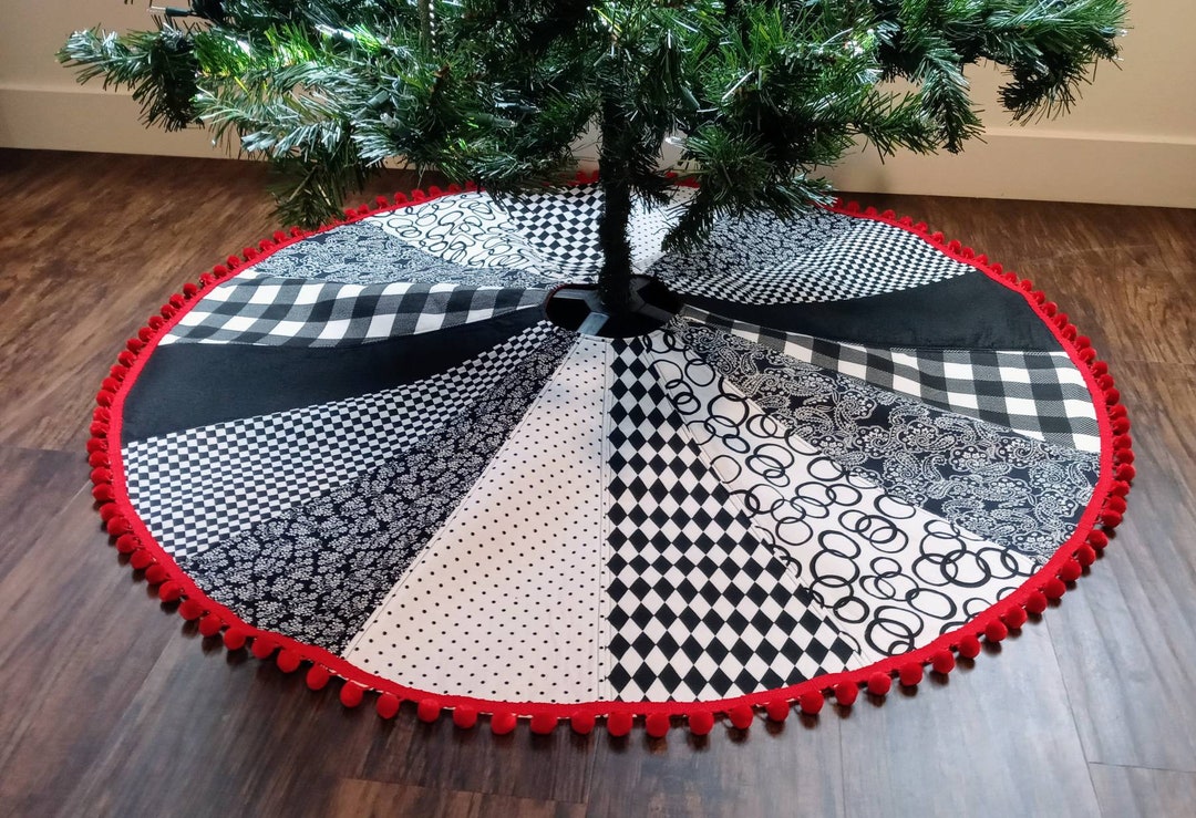 Black And White Tree Skirt 