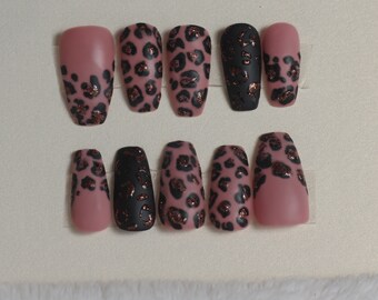 Uñas postizas pintadas a mano: uñas adhesivas de bailarina de leopardo rosa