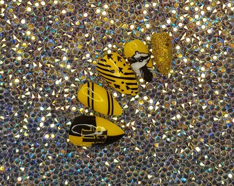 Harry Potter Hufflepuff House inspirado en el juego de uñas - Glue On nails - Luxury Press On Nails en cualquier forma!