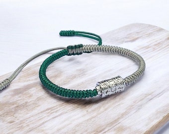 Bracciale buddista tibetano intrecciato fatto a mano con ciondolo Om Mani Padme Hum, braccialetto di corda intrecciata, braccialetto con nodi fortunati, braccialetto per yoga e meditazione