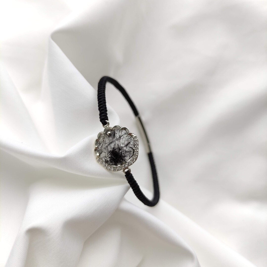 即決 0323e752 天然水晶【ブラックルチル】九尾の狐ペンダント 46x33.5x8.5mm (穴開け無料） 商品一覧トップ｜パワーストーン専門店-水晶工房-